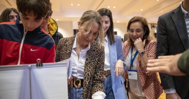 El Palacio de la Merced acoge la I Feria de las Oportunidades Europeas para trasladar a los jóvenes las opciones que les ofrece Europa