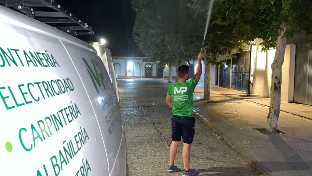 Labores de control de plagas en Villa del Río