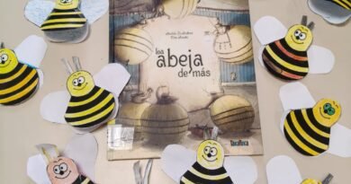 CULTURA | EL CUENTACUENTOS “UNA ABEJA DE MÁS” LLENÓ DE RISAS Y APRENDIZAJE LA BIBLIOTECA MUNICIPAL