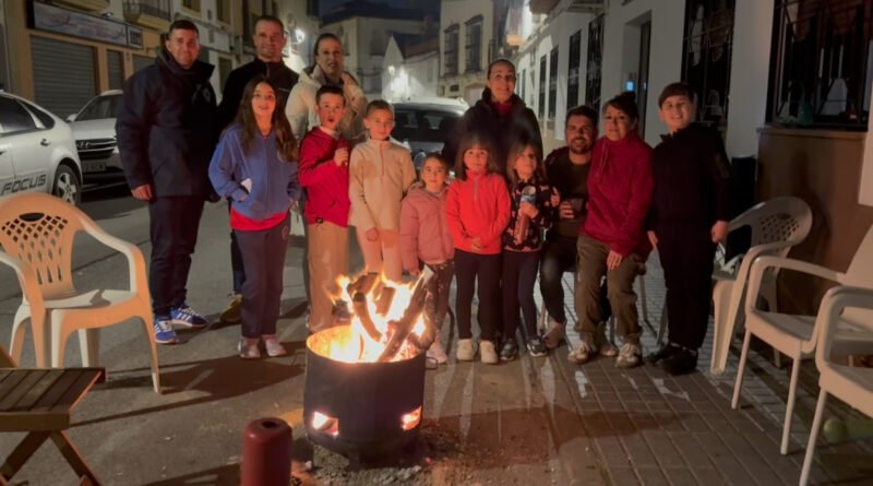 FESTEJOS | VILLA DEL RÍO CELEBRA LA CANDELARIA 2026 EN UNA NOCHE ENTRE CONVIVENCIA Y HOGUERAS