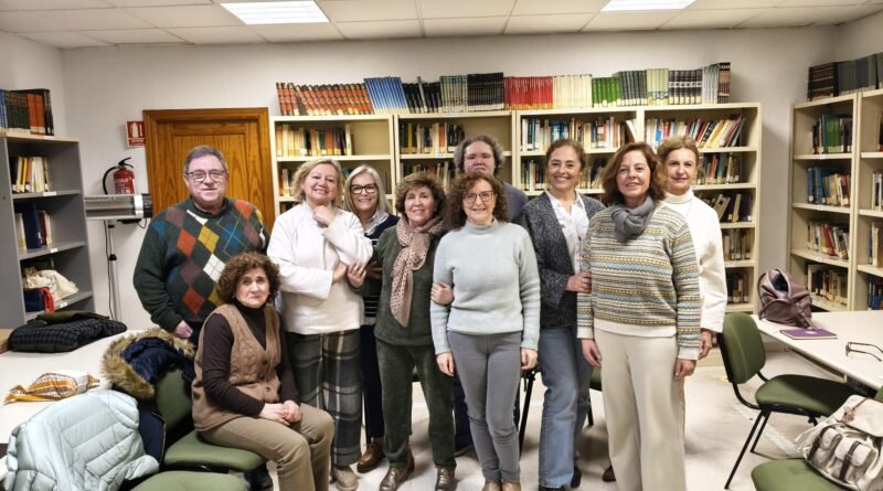 LA BIBLIOTECA MUNICIPAL CELEBRA UNA EMOTIVA ACTIVIDAD DE POESÍA ANDALUZA POR EL DÍA DE ANDALUCÍA