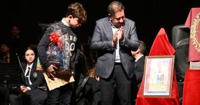 VILLA DEL RÍO PRESENTA EL CARTEL DE LA SEMANA SANTA 2026 Y ACOGE UN CONCIERTO DE MARCHAS PROCESIONALES VILLA DEL RÍO PRESENTA EL CARTEL DE LA SEMANA SANTA 2026 Y ACOGE UN CONCIERTO DE MARCHAS PROCESIONALES