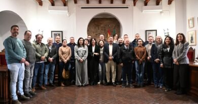 VILLA DEL RÍO ACOGE LA PRESENTACIÓN OFICIAL DE LA ASOCIACIÓN DEL MUEBLE Y EL TAPIZADO VILLA DEL RÍO ACOGE LA PRESENTACIÓN OFICIAL DE LA ASOCIACIÓN DEL MUEBLE Y EL TAPIZADO