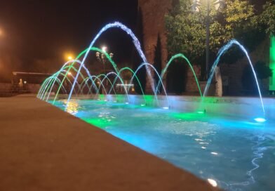 Iluminación ornamental de la fuente de la Plaza de la Constitución