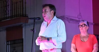 VILLA DEL RÍO RINDE HOMENAJE AL CANTAOR JOAQUÍN GARRIDO CON LA III VELADA FLAMENCA VILLA DEL RÍO RINDE HOMENAJE AL CANTAOR JOAQUÍN GARRIDO CON LA III VELADA FLAMENCA