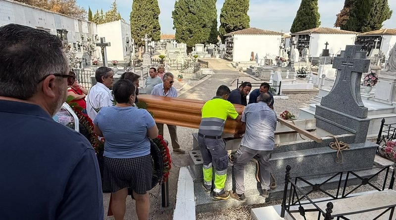 VILLA DEL RÍO DESPIDE A D.ª CATALINA SÁNCHEZ GARCÍA · SU MEMORIA Y SU LEGADO PERMANECERÁN PARA SIEMPRE UNIDOS A LA HISTORIA DE NUESTRO PUEBLO