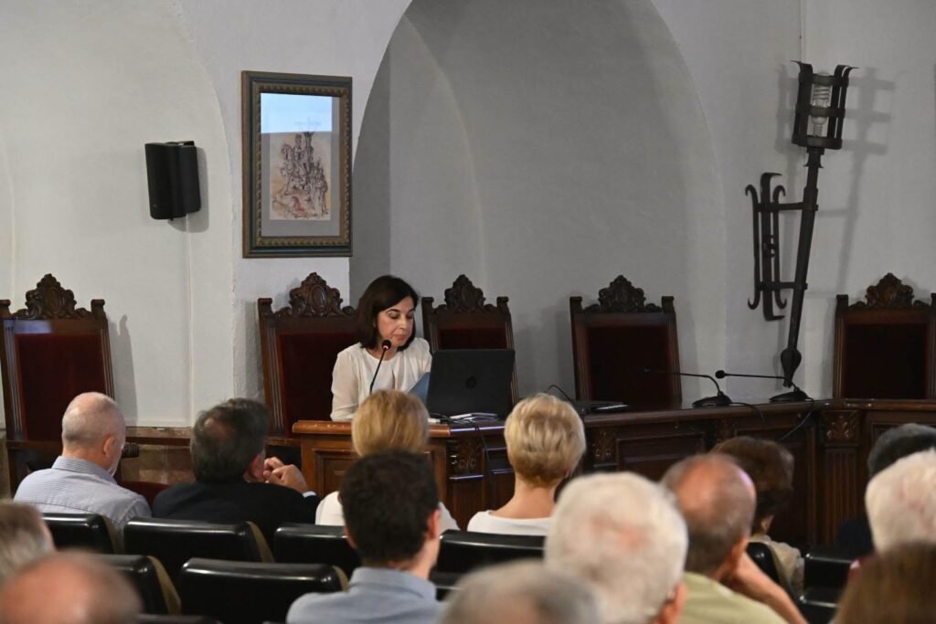 CULTURA Y FESTEJOS | VILLA DEL RÍO PROFUNDIZA EN LOS ORÍGENES DE LA COFRADÍA DE NUESTRA SEÑORA DE LA ESTRELLA CORONADA CON UNA CONFERENCIA DE LA CRONISTA OFICIAL SALOMÉ SÁNCHEZ COLLADO