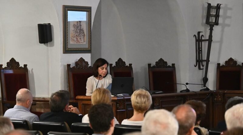 CULTURA Y FESTEJOS | VILLA DEL RÍO PROFUNDIZA EN LOS ORÍGENES DE LA COFRADÍA DE NUESTRA SEÑORA DE LA ESTRELLA CORONADA CON UNA CONFERENCIA DE LA CRONISTA OFICIAL SALOMÉ SÁNCHEZ COLLADO